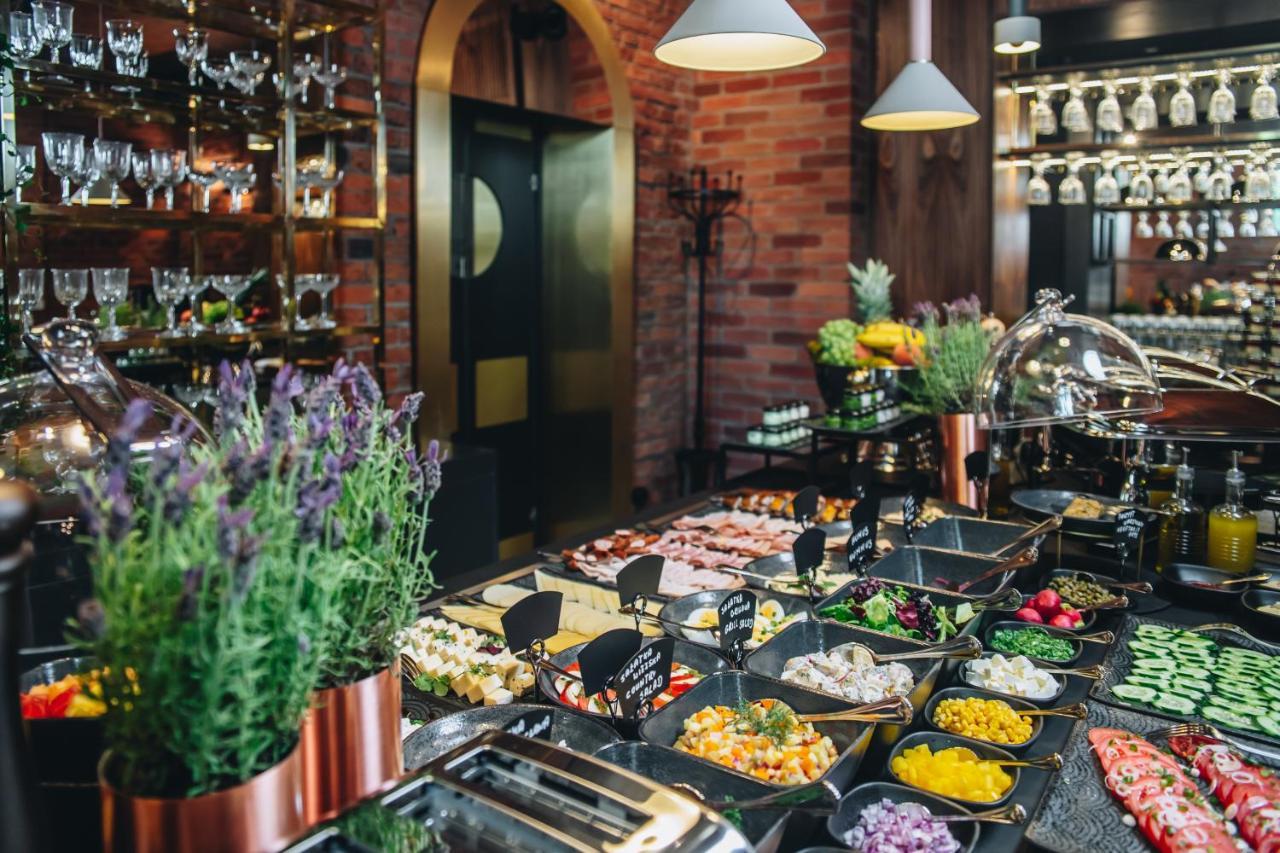 Hotel Altus Palace - Destigo Hotels Wrocław Eksteriør bilde A salad bar
